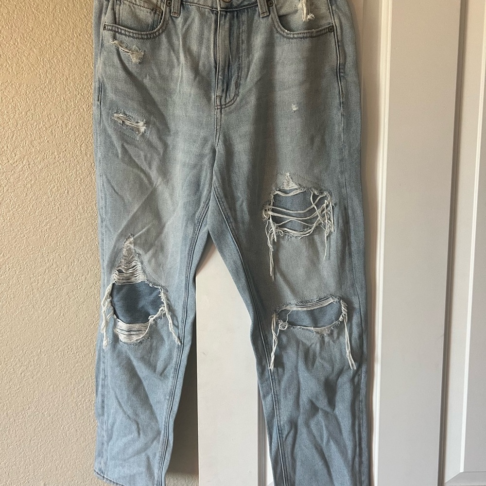 American Eagle Light Blue Jeans